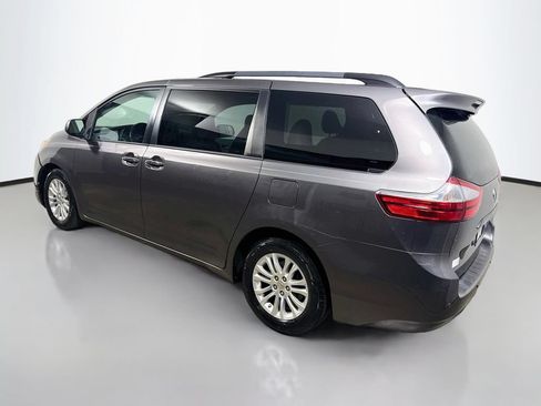 Used 2015 Toyota Sienna XLE Premium FWD image 5