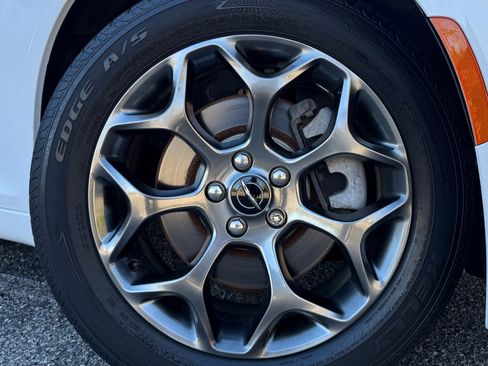 Used 2015 Chrysler 300 S image 35