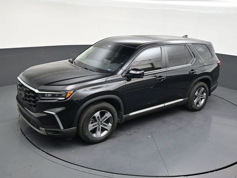 Used 2025 Honda Pilot EX-L image 13