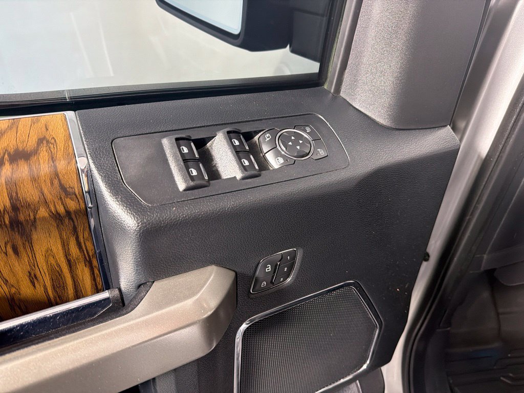 Used 2019 Ford F150 Lariat w/ Equipment Group 502A Luxury AWD/4WD image 10