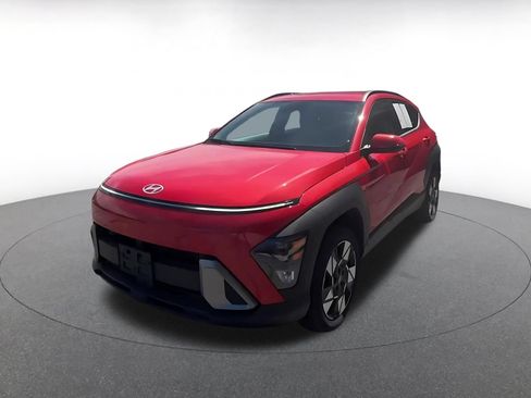 Used 2025 Hyundai Kona SEL AWD/4WD image 6