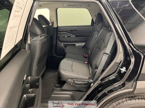 Used 2025 Nissan Pathfinder SV FWD image 33