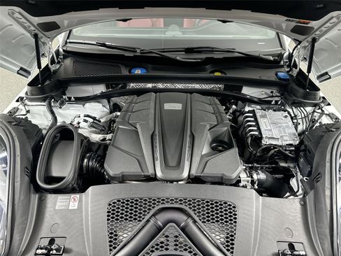 Certified 2026 Porsche Macan S AWD/4WD image 39