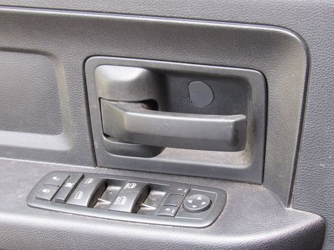 Used 2015 RAM 1500 Express AWD/4WD image 33