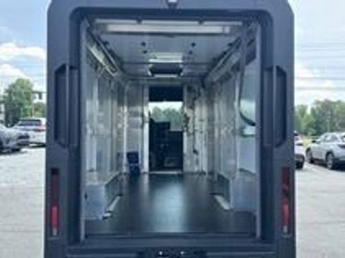 Used 2024 Chevrolet Brightdrop 600 w/ Commercial Equipment Package AWD/4WD image 10
