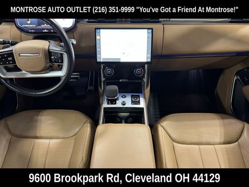 Used 2022 Land Rover Range Rover Long Wheelbase SE image 2