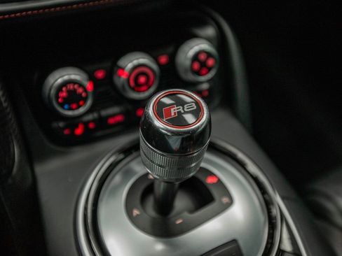 Used 2015 Audi R8 V10 plus w/ Full Leather Package image 28