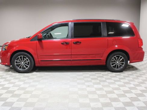 Used 2016 Dodge Grand Caravan R/T FWD image 8