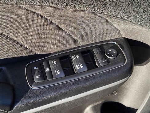 Used 2019 Dodge Charger SXT w/ Driver Confidence Group image 11