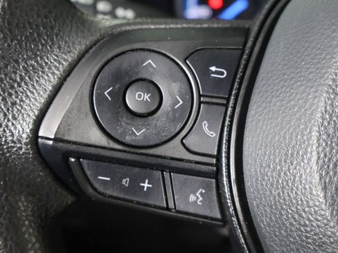 Used 2025 Toyota RAV4 XLE AWD/4WD image 37