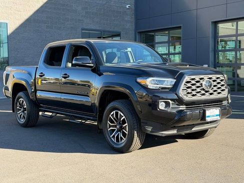 Used 2022 Toyota Tacoma TRD Sport w/ Technology Package image 9