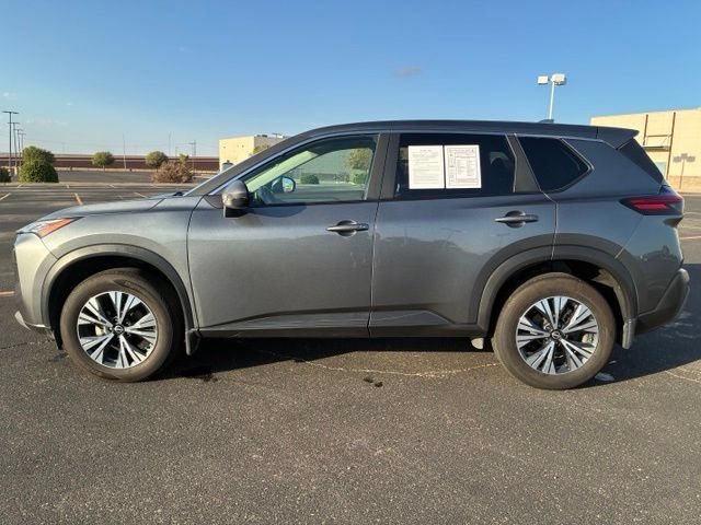 Certified 2022 Nissan Rogue SV FWD image 3