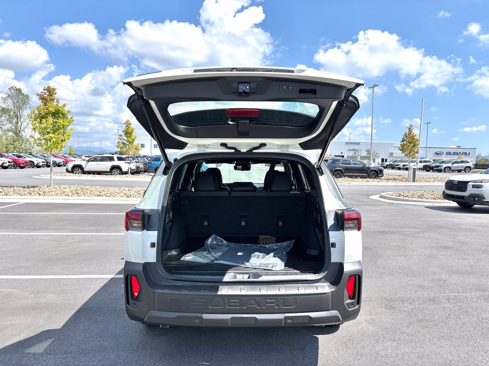 New 2026 Subaru Outback Touring XT AWD/4WD image 9