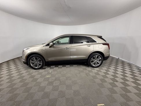 Used 2022 Cadillac XT5 Premium Luxury w/ LPO, Floor Liner Package image 20