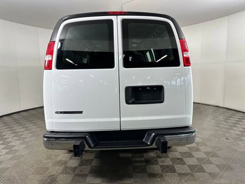 Used 2024 Chevrolet Express 2500 image 4