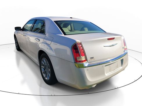 Used 2014 Chrysler 300 C w/ Light Group RWD image 6