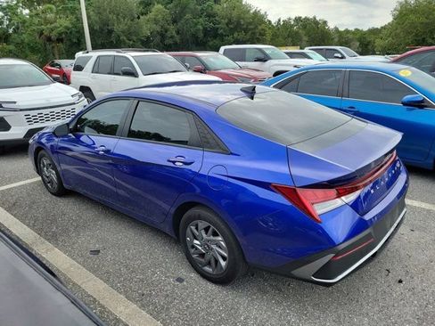 Used 2025 Hyundai Elantra Hybrid FWD image 7