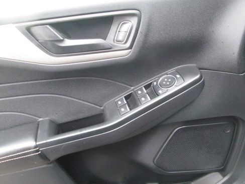 Used 2022 Ford Escape SE w/ Cold Weather Package image 14