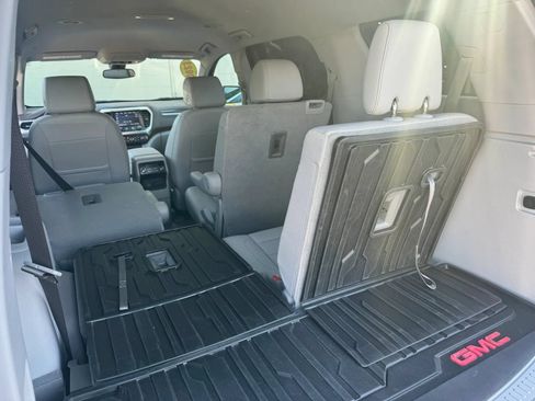 Used 2023 GMC Acadia SLT w/ Preferred Package AWD/4WD image 19