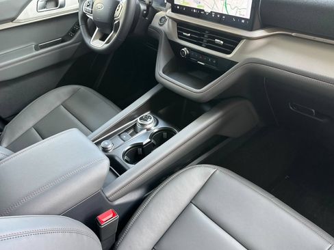 New 2026 Ford Explorer Active w/ Active Comfort Package RWD image 17