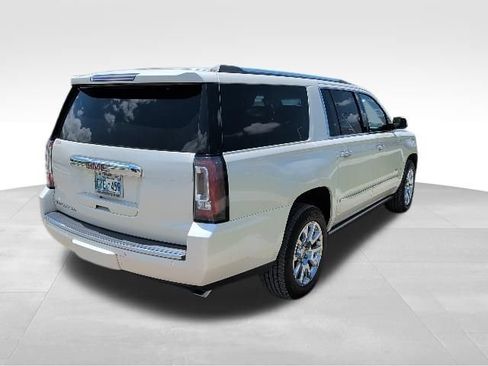 Used 2015 GMC Yukon XL Denali w/ Premium Package AWD/4WD image 6