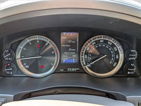 Used 2017 Lexus LX 570 4WD w/ Luxury Package image 12
