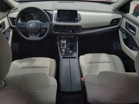 Used 2025 Nissan Rogue SV FWD image 28