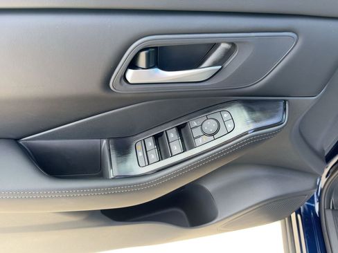 New 2026 Nissan Rogue SV FWD image 18
