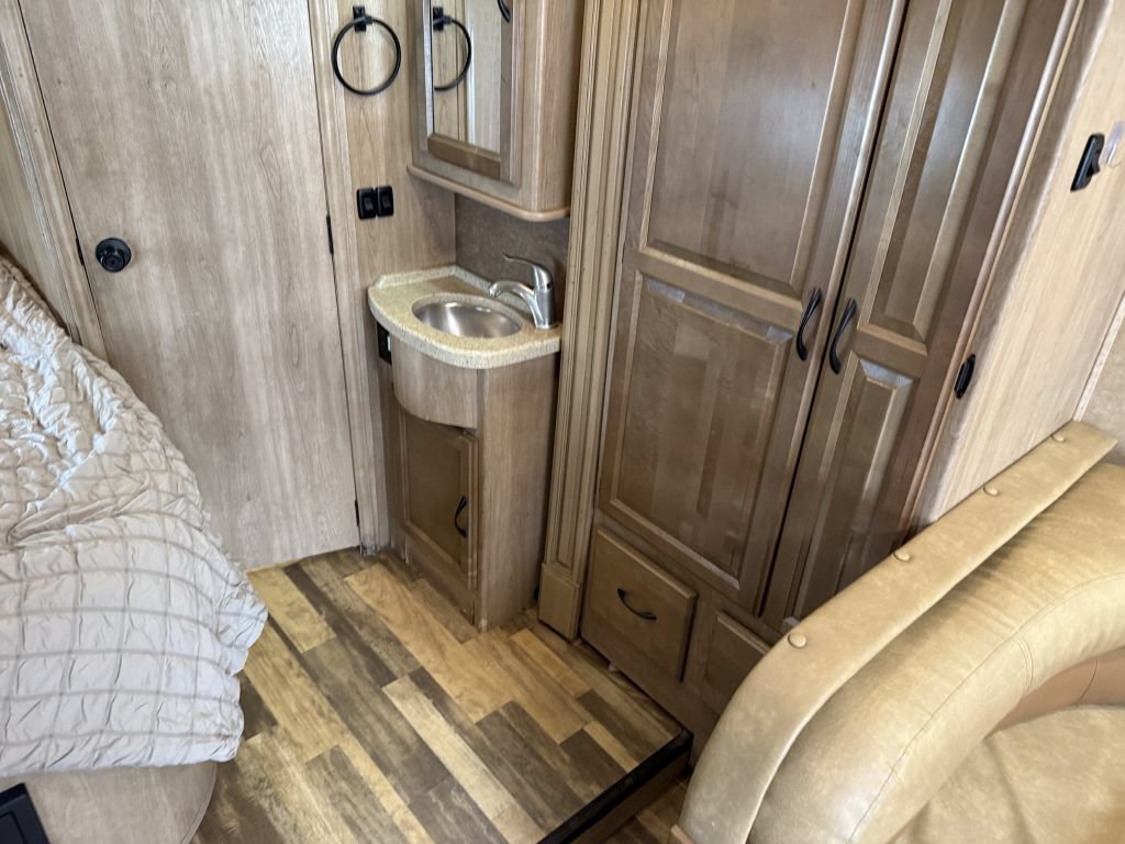 Used 2014 Mercedes-Benz Sprinter 3500 image 67