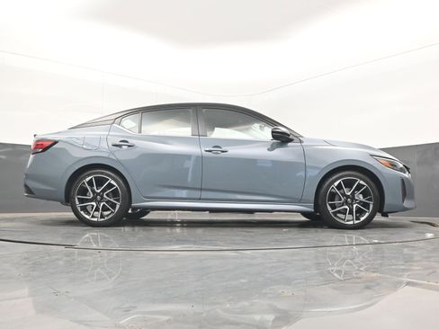 New 2025 Nissan Sentra SR image 29