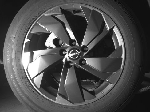 Used 2025 Nissan Rogue SV FWD image 15