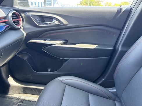 Used 2024 Chevrolet Trax RS w/ Sunroof Package image 24