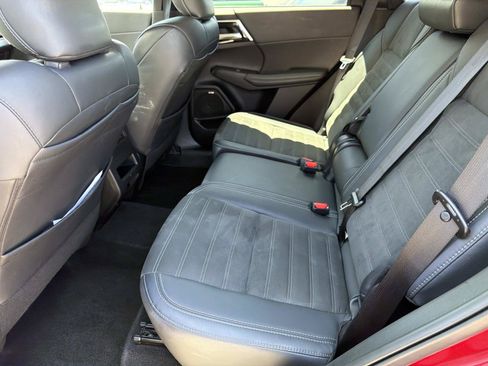 Used 2025 Mitsubishi Outlander SE FWD image 11