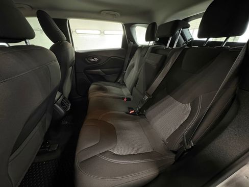 Used 2019 Jeep Cherokee Sport w/ Cold Weather Group image 25