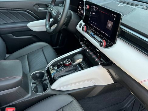 Used 2024 GMC Canyon AT4X AWD/4WD image 19