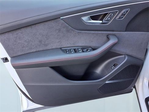 New 2026 Audi Q8 Prestige image 8