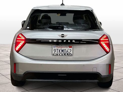 Certified 2025 MINI Cooper 4-Door Hardtop image 7