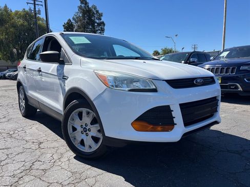 Used 2016 Ford Escape S FWD image 1