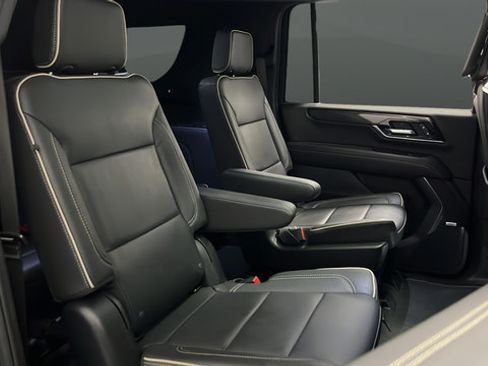 Used 2025 GMC Yukon XL Elevation w/ Elevation Premium Package AWD/4WD image 25