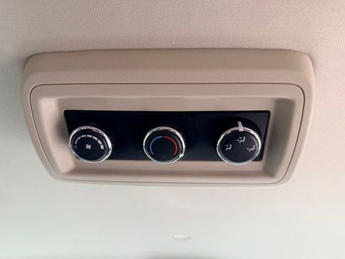 Used 2014 Dodge Grand Caravan SXT image 34