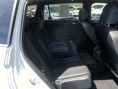 Certified 2023 Volkswagen Tiguan SE R-Line AWD/4WD image 32