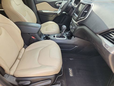 Used 2015 Jeep Cherokee Limited AWD/4WD image 28