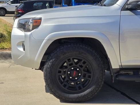 Used 2023 Toyota 4Runner SR5 Premium w/ Moonroof Package RWD image 15