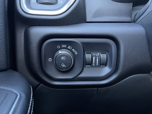 Used 2022 RAM 3500 Laramie image 13