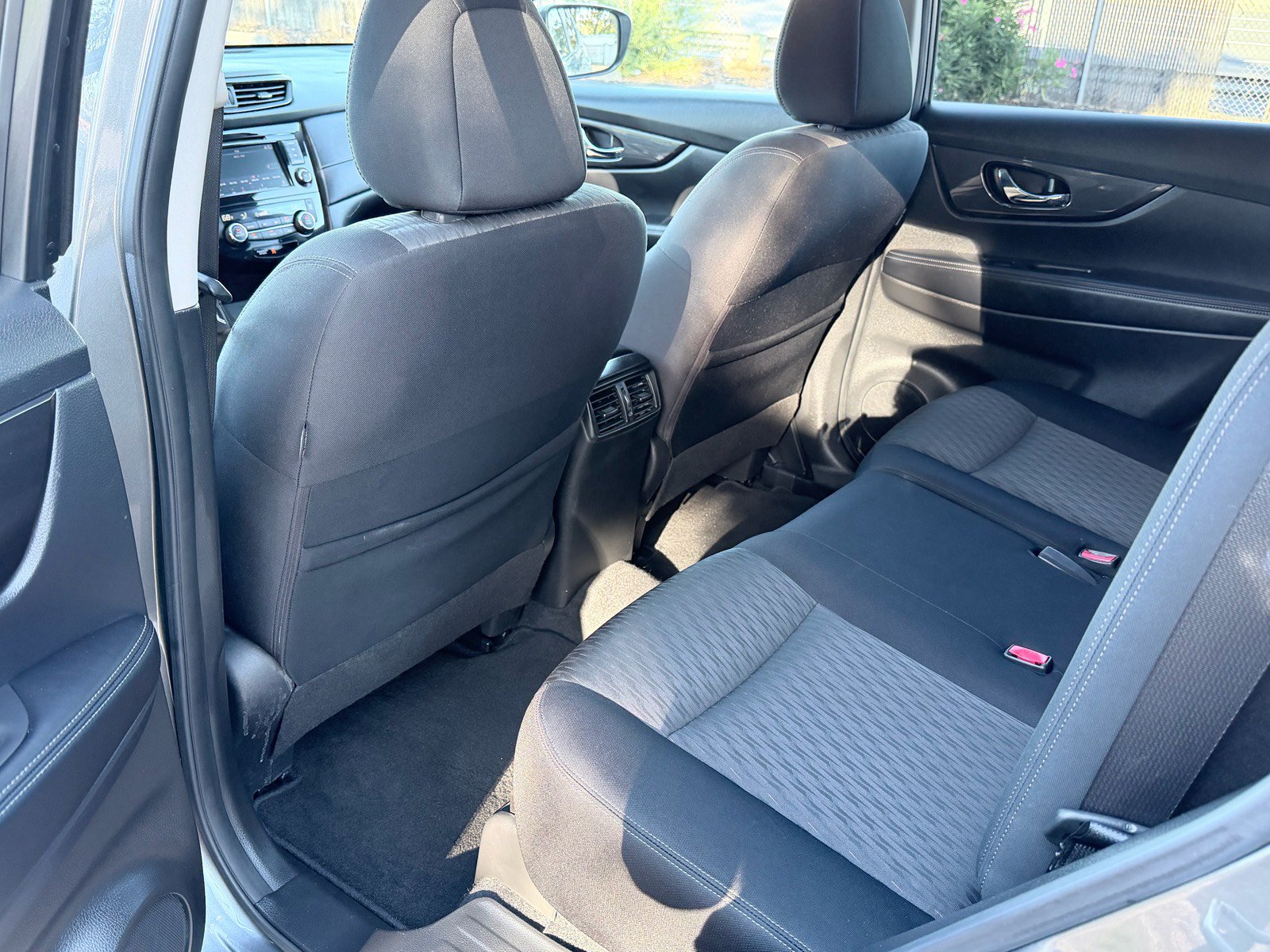 Used 2020 Nissan Rogue SV w/ Premium Package AWD/4WD image 16