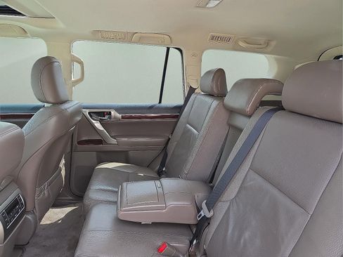 Used 2016 Lexus GX 460 w/ Premium Package image 10