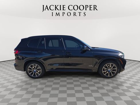 Used 2022 BMW X5 xDrive40i w/ M Sport Package AWD/4WD image 4