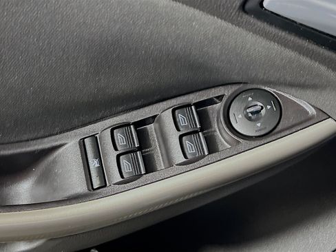 Used 2012 Ford Focus SEL FWD image 17