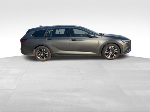 Used 2018 Buick Regal Preferred w/ Sights and Sounds Package image 18