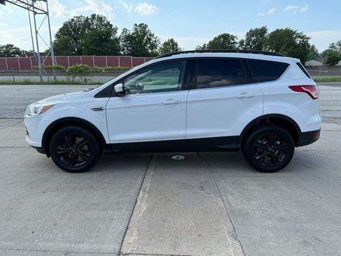 Used 2016 Ford Escape SE w/ Equipment Group 201A AWD/4WD image 10
